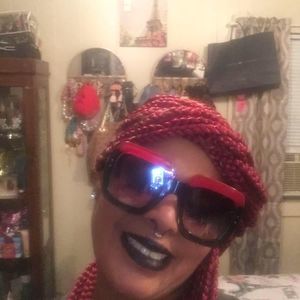 Meet your Posher, Eartis